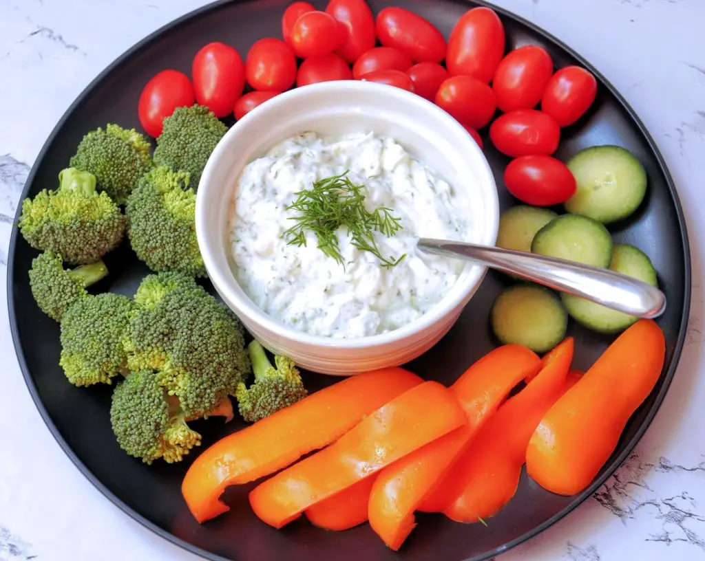 Tzatziki with fresh vegetables