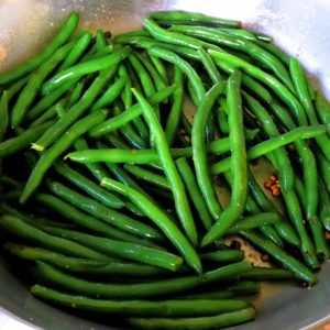 Saute Garlic Green Beans