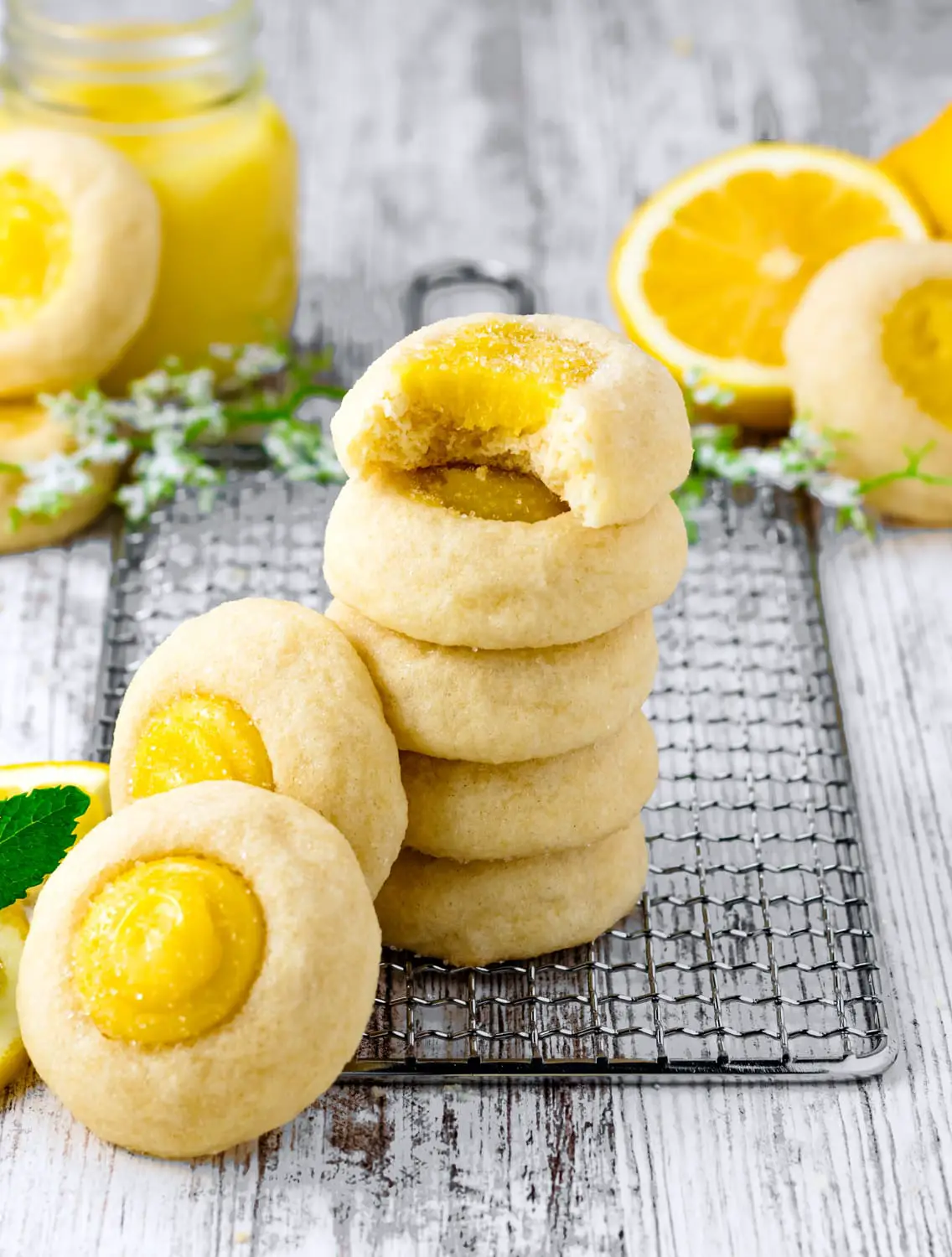 Lemon curd cookies with bite