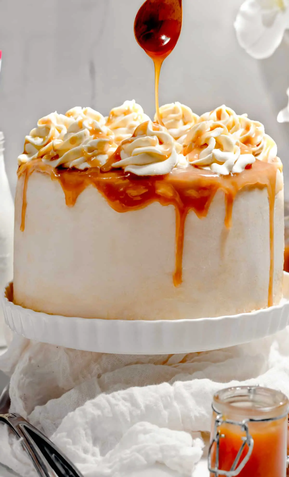 butterscotch sauce drizzled on cake
