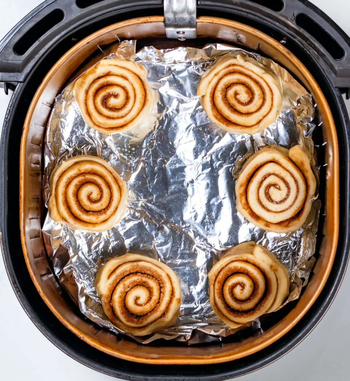 cinnamon roll dough in air fryer